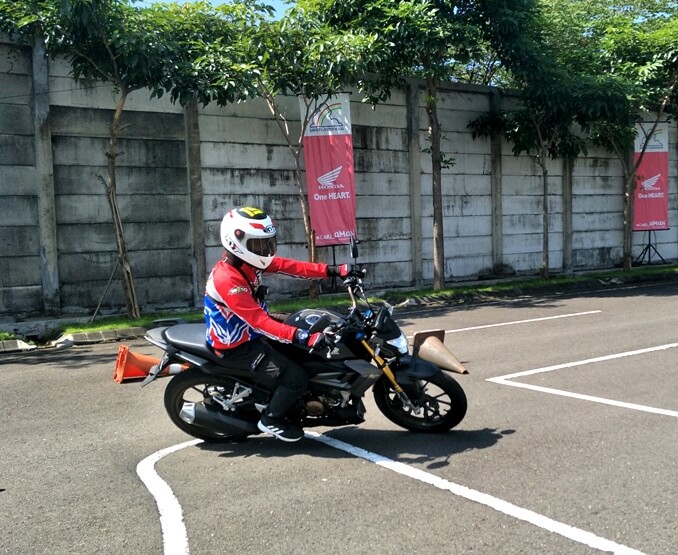 Bedah Teknologi Test Ride All New Honda Cb R Streetfire