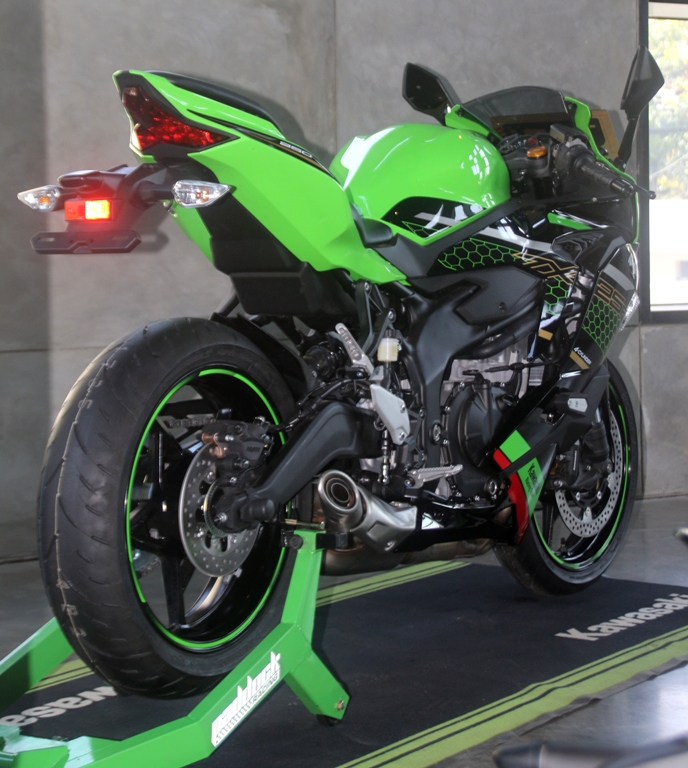 Kawasaki ZX 250R : INDEN MENGALIR DERAS, INDIKASI MANIA SPORT BIKE HAUS ...