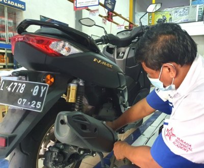 OLI MESIN HITAM BUKAN BERARTI HARUS GANTI