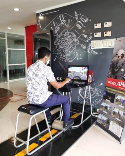 Simulator Honda Riding Trainer. Edukasi keselamatan berkendara terpadu untuk menunjang keselamatan berkendara.