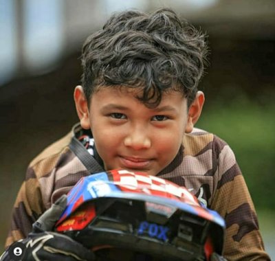 Avianzar Larkaa Friadi - Sampono Group MX Team. All out dikader sebagai petarung Nasional wakil dari Bandung, Jawa Barat, yang lagi menapaki karier di MX 85 cc.
