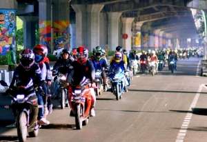 Sunmori Suzuki. Diikuti berbagai kalangan bikers dan komunitas motor - matic Suzuki.