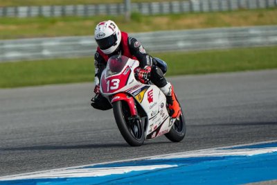Melaju Kencang, Pebalap Binaan Astra Honda Kibarkan Merah Putih di Thailand dan Italia