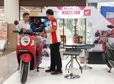 Skutik Fashionable Honda Scoopy Hadir di Honda AT Family Royal Plaza Surabaya