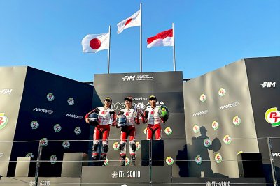 Taklukkan Tikungan Akhir, Bintang Kibarkan Merah Putih di Moto4 Asia Cup Buriram