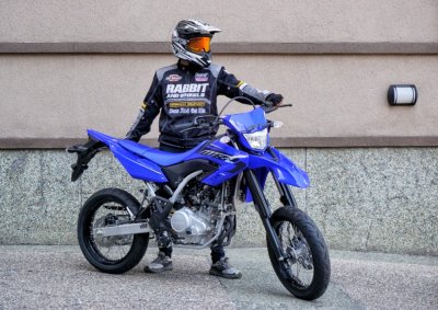 YAMAHA STSJ TAWARKAN THE NEW MOVEMENT WR 155 SUPERMOTO