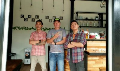 Ferry Irawan, Junio Adi Trisanto &amp; Febri - Contlo Coffe. Mengakomodir remaja milenial dengan tongkrongan masa kini &amp; dengan suasana hore.