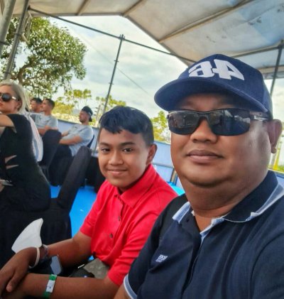 H. Rokhmawan &amp; Putra Mahkota Boss Mild. Bertandang ke MX GP Samota, Sumbawa, tampil memotivasi para petarungnya yang berlaga.