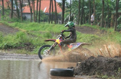 M. Raditya - Crosser 65 cc Pro - Rizqy Motor Boss Mild Tembakau Balap MX Team : PERSIAPAN MATANG HADAPI WET RACE &amp; FIX IKUT LAGA 85 CC