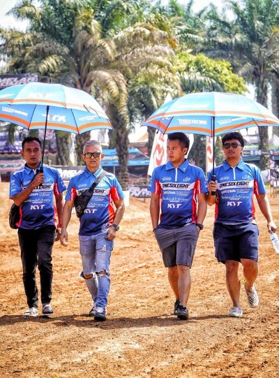 Mevans Sanggramawijaya Ketua Komisi Motocross Indonesia. Salut kepada seluruh partisipasi sponsor, yang menghendaki grade &amp; kejuaraan motocross lebih bergengsi. 