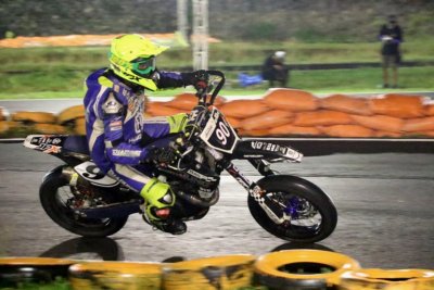 H. Agus Thole tim Rabbani MX   Javamuda Export Djagung Racing Factory Chong Speed Domino JPX VMX DP Planet Orca Racing Team. Semakin optimis &amp; ringan mengukir prestasi di 2020.