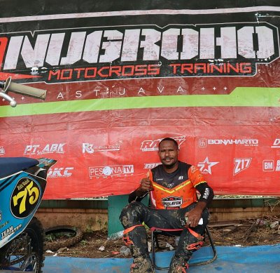 Semido Malayen Max - Crosser Papua : INTENS MENGASAH SKILL DI NUGROHO MOTOCROSS TRAINING, TARJET JADI TERBAIK DI PAPUA