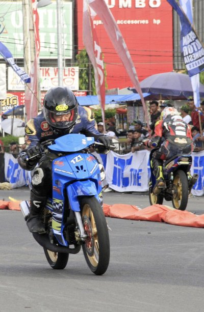 Bluder Moju Racing Team, Madiun : SUPERIORNYA PERFORMA F1Z R ADE MOJU, PERTEGAS GELAR MAESTRO ENGINE BUILDER DI BELAKANGNYA