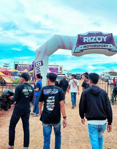 Rizqy Motorsport Grasstrack Motocross Championship, Lampung Selatan. Menjadi alternatif hiburan masyarakat Lampung Selatan, menunjang lalu lintas perekonomian. 