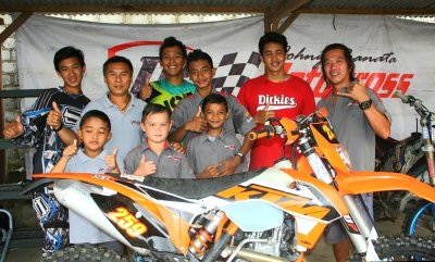 Johny Pranata. Legend motocross tanah air, yang siap membawa perubahan motocross di Sumatera, bersama 76 MX Team Harimau Sumatera.