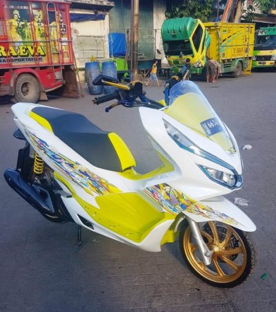 Honda PCX duo tone ala pelaut.