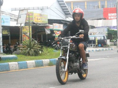 Honda GL Pro Series, Surabaya : TIPIKAL SQUARE JADI WABAH ! DIYAKINI LEBIH BENGIS