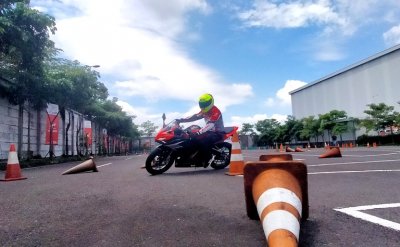 Honda All New CBR150R. Diuji coba langsung oleh awak media, untuk merasakan langsung performa superiornya.