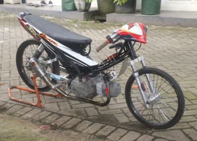 Bebek 4 Tak 115 cc Standar. Calon penantang bebek karbu di event drag bike &amp; sukses bekukan 9,0 detik.