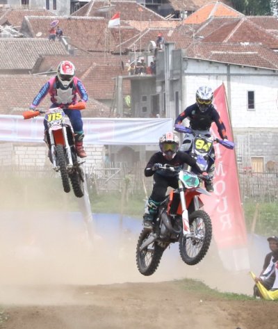 Rizky Motor Boss Mild Motocross - Grasstrack Openchampionship 2020. Diklaim sebagai even untuk menghadirkan regenerasi pembalap motocross &amp; grasstrack di musim kompetisi 2020. 