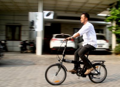 Electric Lite Commuter Viar. Agresif mensosialisasi mode baru transportasi, canggih &amp; memiliki impresi life style kekinian. 