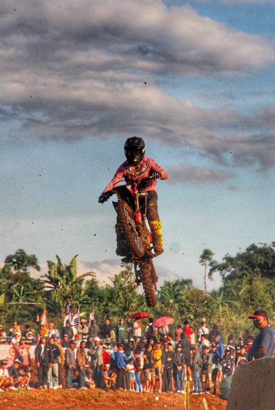 Catatan Pak Be Kaisar Motor, Sidoarjo : JANGAN MAIN-MAIN DI MX GTX, TENSI &amp; GENGSINYA LAGI MEROKET !