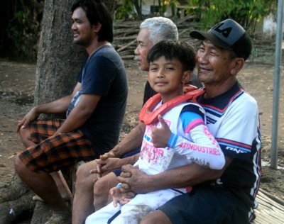 H. Gombloh, Raditya &amp; H. Mahmud. Terus mencari inovasi terbaru dalam pola pelatihan crosser Raditya 65 cc.