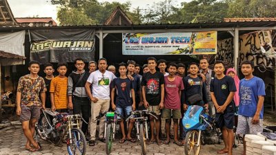 Agus &quot;Black&quot; Budianto &amp; Herex Mania, Ngawi. Mendongkrak semangat &amp; kreatifitas, demi terwujudnya industri kreatif otomotif di Ngawi. 