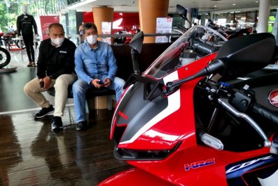 HONDA CBR 600RR RESMI DILUNCURKAN DI JATIM &amp; MENJAWAB TINGGINYA ANIMO PENGGEMAR BIG BIKE