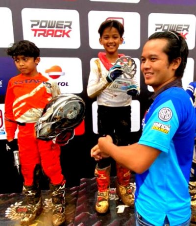 M. Raditya - Crosser Rizqy Motor Boss Mild Tembakau Balap MX Team, Pasuruan : MOHON DO&#039;A RESTU KE BAPAK IBU GURU PENGAJAR, JELANG HADAPI FINAL POWERTRACK 2021