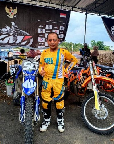 Herman Crosser Executive - Harum Mekar MX Team : KEMAUAN KERAS, KUNCI SUKSES PENGEMBANGAN USAHA BISNIS &amp; PRESTASI DI MOTOCROSS