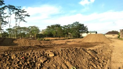 Sirkuit Rizqy Motor Boss Mild, Pasuruan. Dinyatakan selesai direnovasi &amp; menawarkan pembelajaran teknik motocross terbaru.