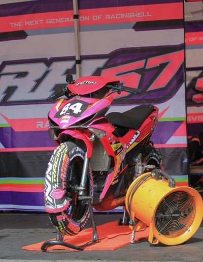 Naztwo Toko Murah Cramic NIP Sun Power Racing Team, Sampang : TOREHKAN HASIL TERBAIK, ATAS KEPIAWAIAN MUSFIK MELAYANI RIDER-RIDER JAGOAN ONEPRIX