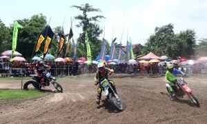 Roekoen International Super Grasstrack &amp; Motocross Openchampionship 2019, Nganjuk. Tampil menyemarakan off road roda dua &amp; mengenalkan potensi agraris yang luar biasa. 