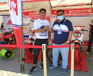 H. Adi Shaputra Pemuka Otomotif Sumenep. Menyampaikan bela sungkawa kepada keluarga Afirdza Syach Munandar pembalap Astra Motor Racing Team.