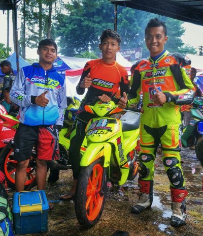 Donny Speed Racing Team, Probolinggo : ISTIMEWA, ADOPSI FORMASI TRISULA, DIBELA RIDER BEDA USIA