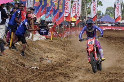 M. ZIDANE MERAPAT DI RIZQY MOTORSPORT YAMAHA, OPTIMIS KUNCI JUARA UMUM KEJURNAS MOTOCROSS 2025