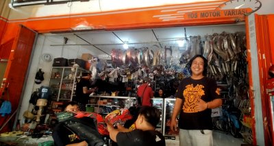 Yos Owner Yos Motor Variasi, Tulungagung. Jam terbang menjadikan lebih memahami kebutuhan variasi segmen otomotif roda dua.