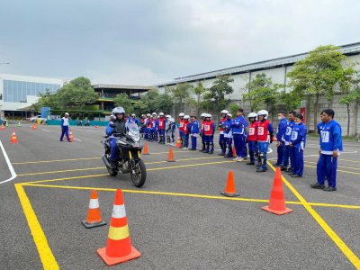 Peringati Bulan K3 Nasional, MPM Honda Jatim Edukasi #Cari_Aman Berkendara Karyawan Ajinomoto