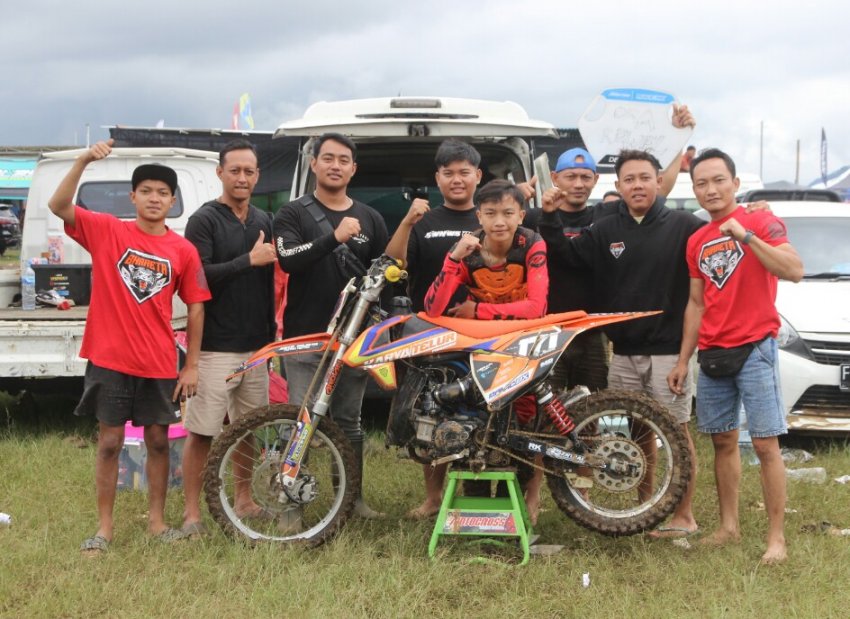 Karya Telur GTX Team Ponorogo : SATU-SATUNYA GTX TEAM PALING LOYAL BAWA NAMA PONOROGO !