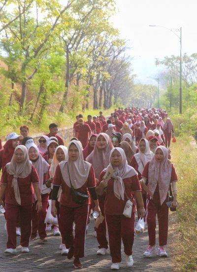 PT. Rizqy Megatama Sentosa, Gempol, Pasuruan : UMROHKAN 6 KARYAWAN PEMENANG UNDIAN JALAN SEHAT, DI PERAYAAN HARI KEMERDEKAAN 2025