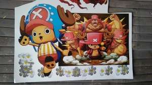 Siapkan kertas decal yang sudah diprinting, contoh tema one piece.