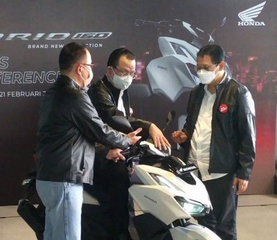 Launching &amp; Test Ride All New Honda Vario 160 : HADIR DI JATIM &amp; TAMPIL LEBIH FRESH SIAP MENJADI PRIMADONA BARU