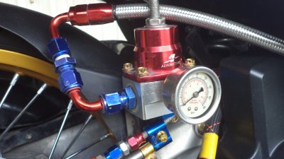 Fuel Pressure Regulator (FPR) Aeromotive : DONGKRAK PERFORMA MESIN INJEKSI