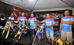 Tahu W Racing Jombang Sri Bintang, Ponorogo. Digawangi mekanik kawak lama bertempur di road race, grasstrack &amp; optimis di 2020 sebagai fase pembuktian prestasi tim.   