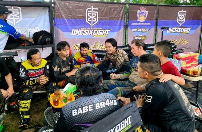 Onesixeight Motocross Indiel KMI Grasstrack Openchampionship 2021, Banyumas. Bentuk perwujudan kebangkitan pelaku motocross, untuk maju bersama menggairahkan motocross di pelosok daerah. 