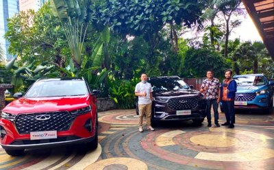 Jajaran Petinggi PT. Chery Motor Indonesia. Qin Gang - Marketing &amp; Product Director, Fajrul Ilhami - Deputy Product Director, dan Rifkie Setiawan - GM Marketing.