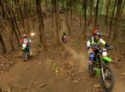 Penghobi adventure. Terus bergulir memancing minat rider baru &amp; terpacu up grade performa mesin. 