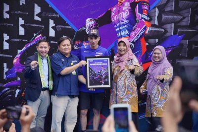 Langsung Jadi Idola, Toprak Razgatlıoğlu Bikin Kagum Pelajar SMK Negeri 39 Jakarta