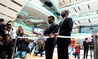 Pembukaan Luxury Store BMW Grand City Mall, Surabaya. Lokasi paling representatif, untuk menjaring calon customer di mall tengah kota. 